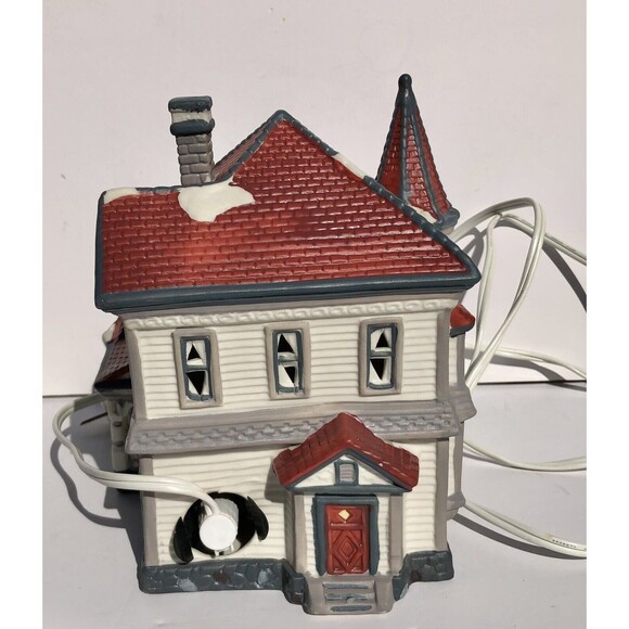 VILLAGE SQUARE - LIGHTED "VICTORIAN HOUSE" HAND PAINTED, PORCELAIN 1994 CHRISTM - Picture 4 of 10